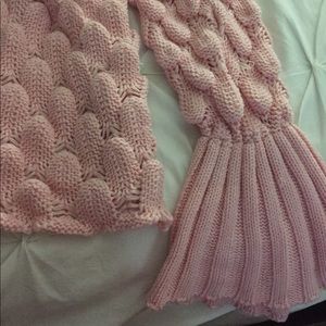 Pink Mermaid Tail Blanket 🧜🏼‍♀️💖